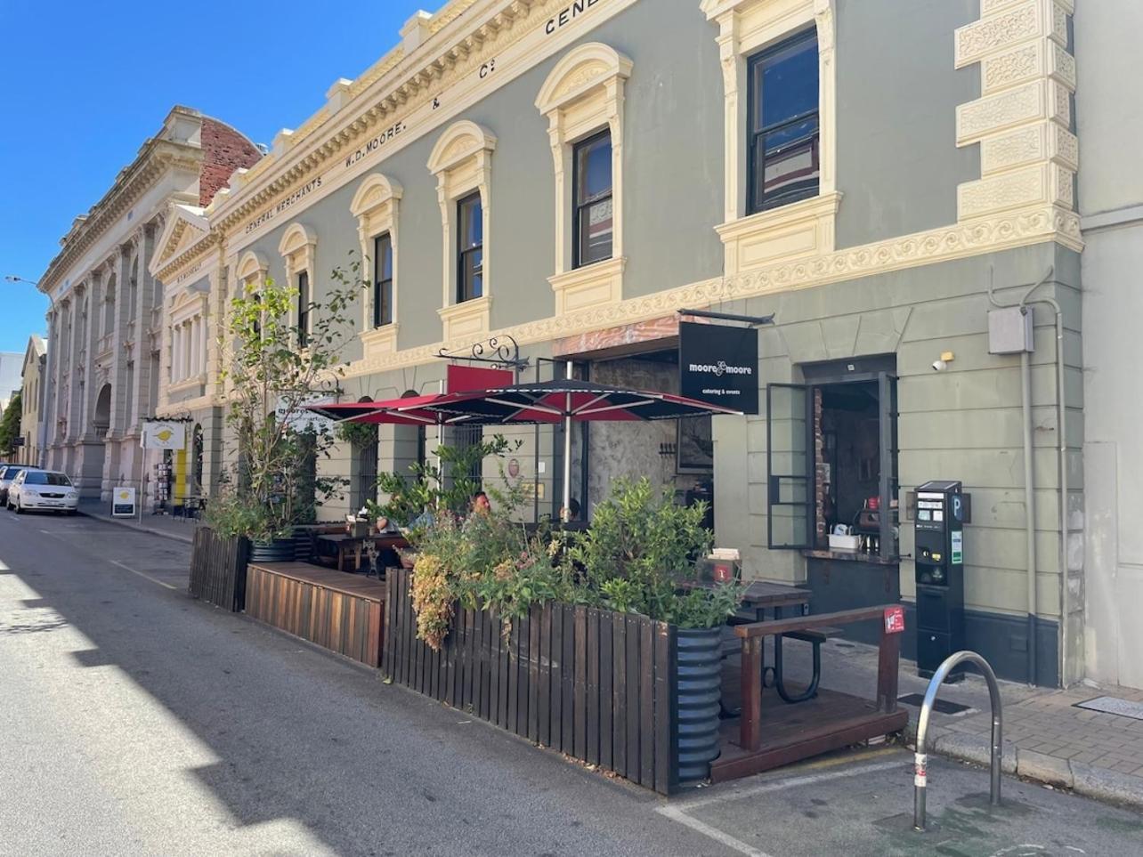 Rooftops On Henrycentre Of West End Cafes Fremantle Bagian luar foto